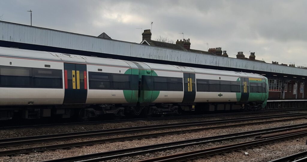 A Tonbridge to Redhill service depicted at Tonbridge station on 16 January 2022